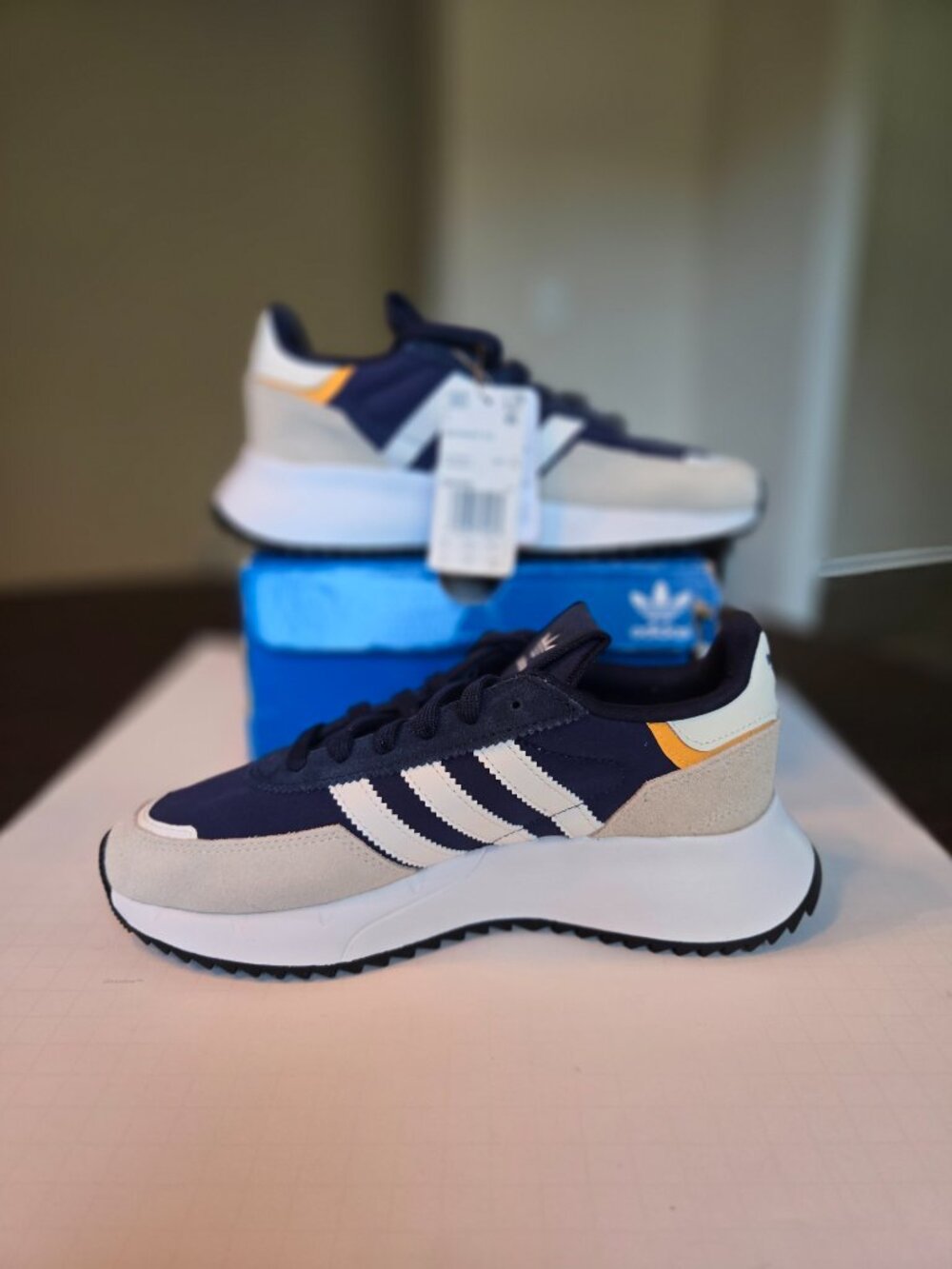 Adidas Originals Retropy F2 Navy/Beige – Fits 7.5 to 8 – Brand New Never Worn - Picture 2 of 7